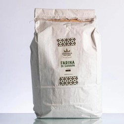 Farina di canapa